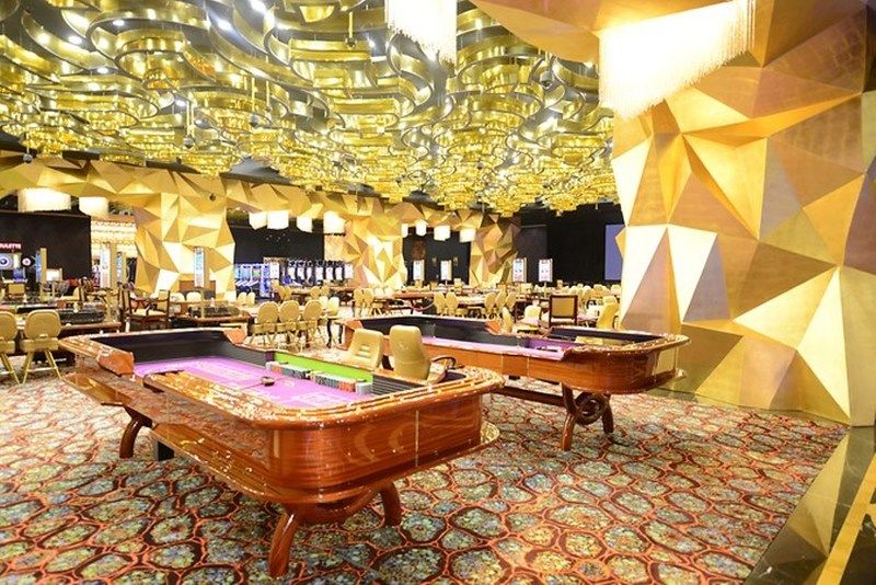 Elexus & & Casino Szálloda Klepíni